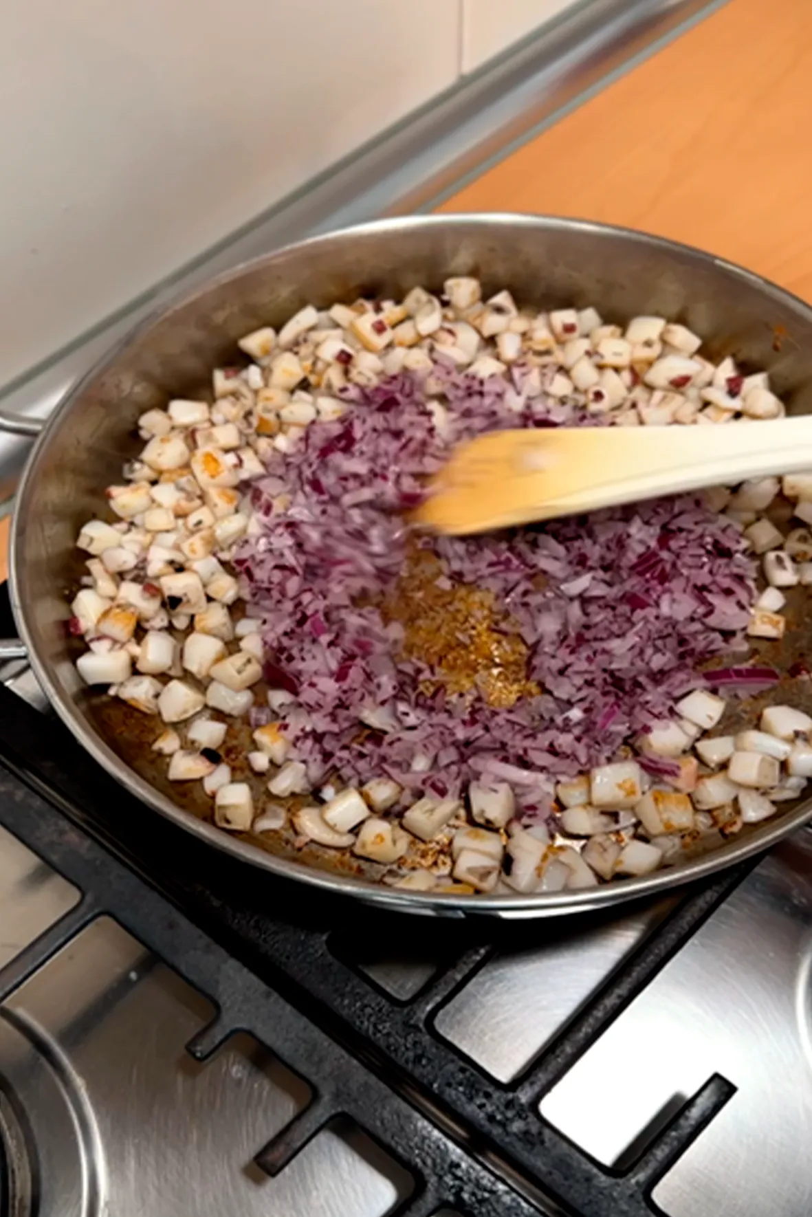 4.- Añadir la cebolla morada