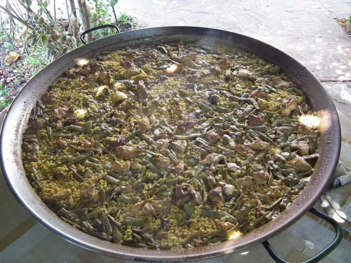 8.- Paella Valenciana 8.- Paella Valenciana