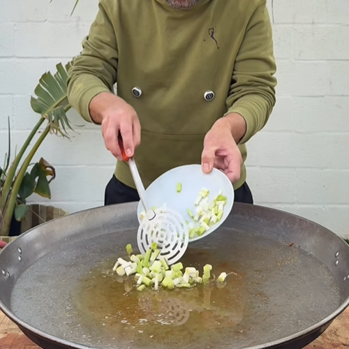 4.- Sofeír las verduras 4.- Sofeír las verduras