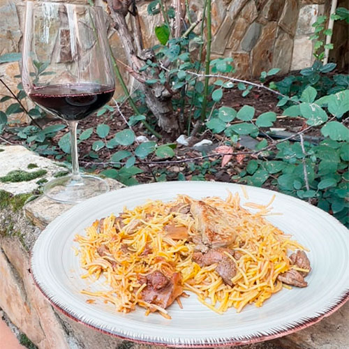 Fideuà de secreto ibérico, míscaros e foie Fideuà de secreto ibérico, míscaros e foie