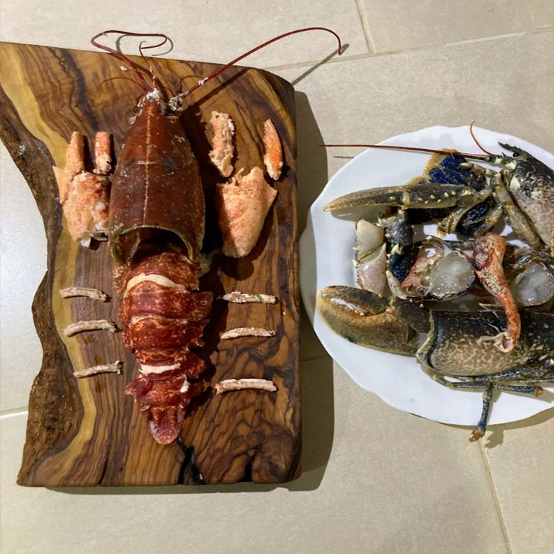 2- Trocear el otro bogavante 2- Trocear el otro bogavante