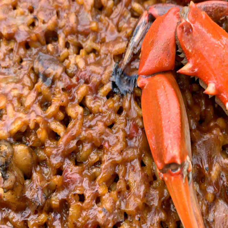 Receita de @cris_riceandmeal: arroz de caranguejo azul, choco sujo e cebola caramelizada com vermute tinto Receita de @cris_riceandmeal: arroz de caranguejo azul, choco sujo e cebola caramelizada com vermute tinto