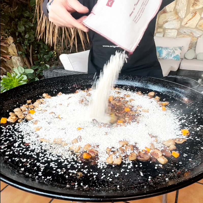 10.- Mezclar todo y nacarar el arroz 10.- Mezclar todo y nacarar el arroz
