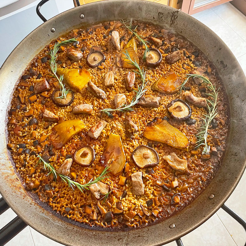 Receita de @deditetarrocescreativos: arroz de secreto, pera e shiitake