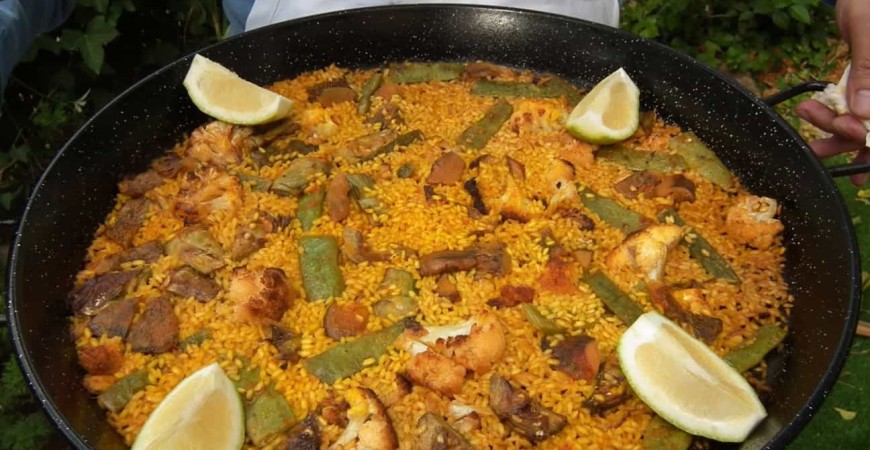 Receita fácil de arroz com couve, bacalhau e míscaros