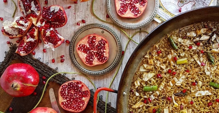 Receita @ricepaella: arroz de romã, repolho e espargos trigueros