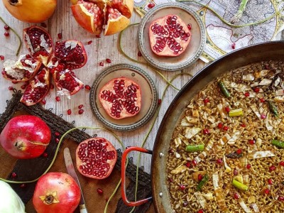Receita @ricepaella: arroz de romã, repolho e espargos trigueros