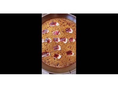 Receita de @fanaticook: arroz seco com espuma de ovo frito e pá ibérica de bolota
