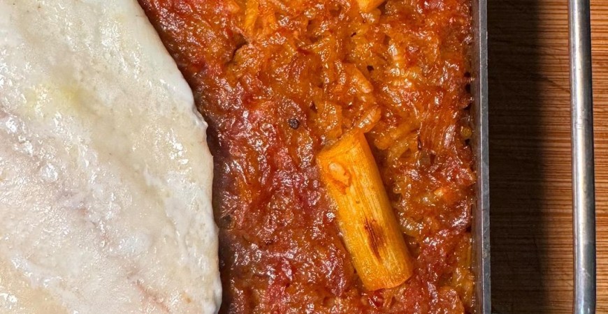 Receita de @vadearroces: Arroz à llauna de rodovalho e alhos tenros