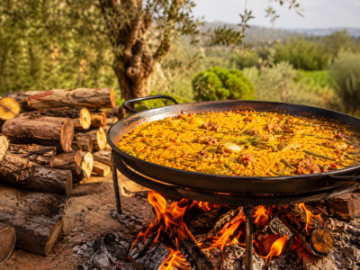 Como fazer uma paella a lenha