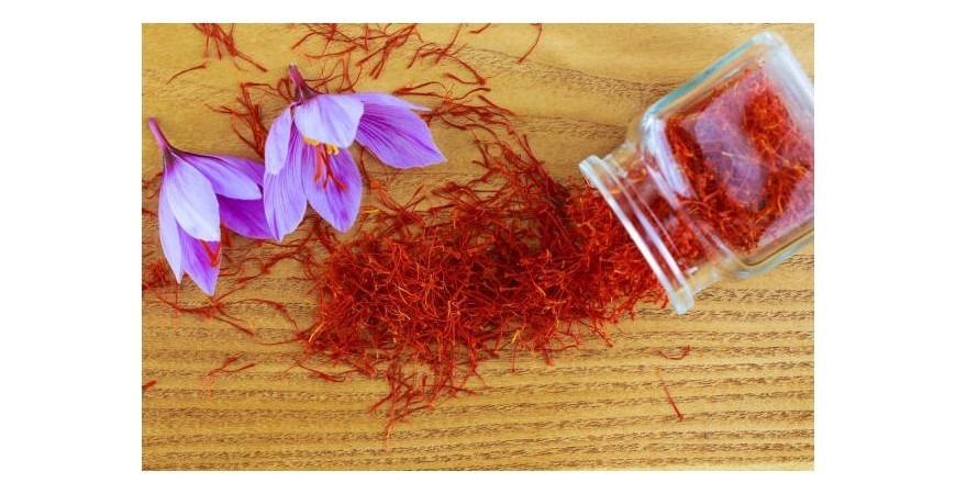 Como preparar uma infusão de açafrão para paelha